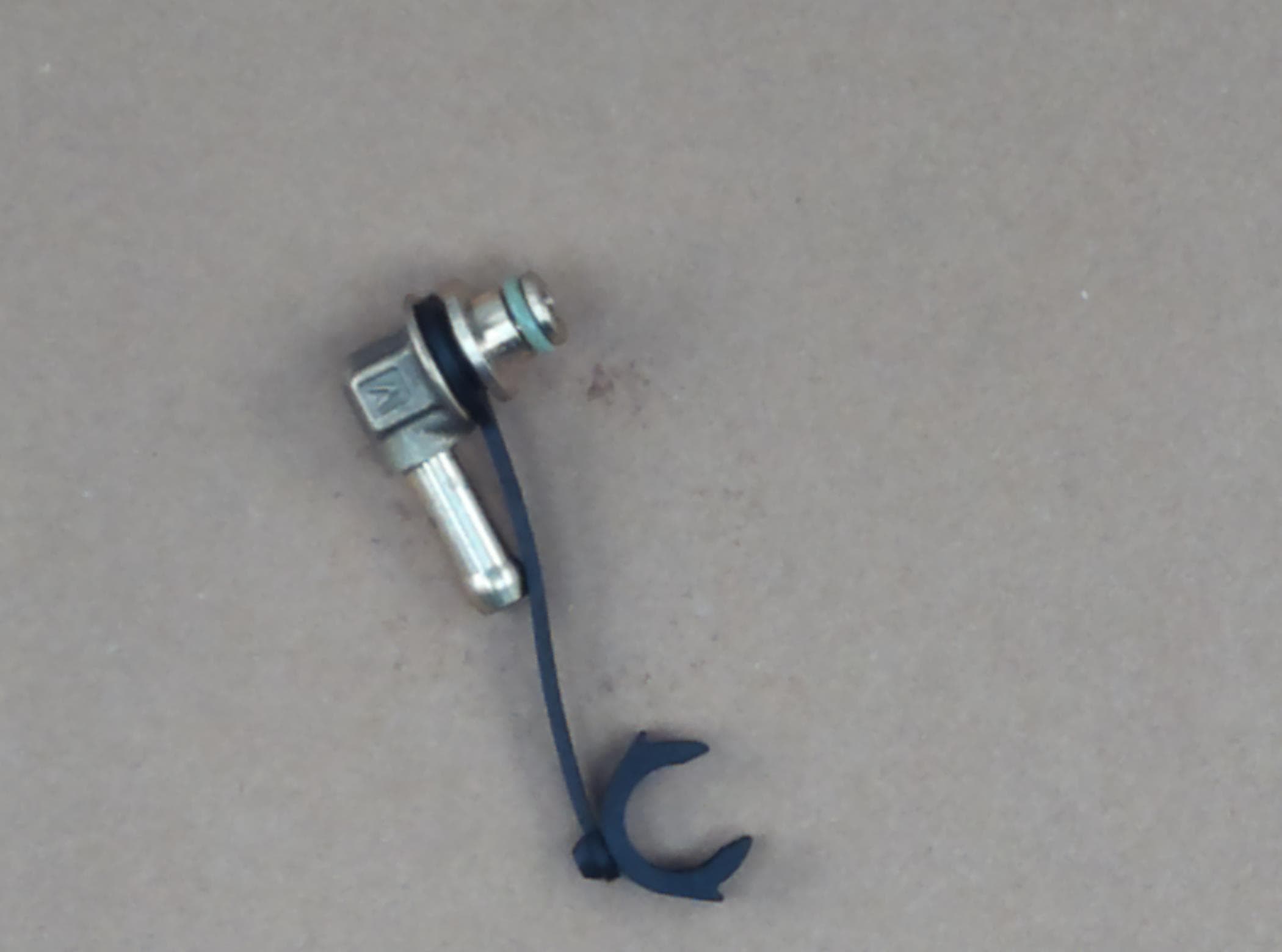 Connector Fuel(71kw) Trg010