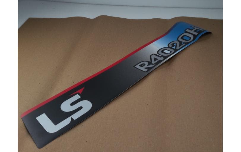 Decal M/d Right