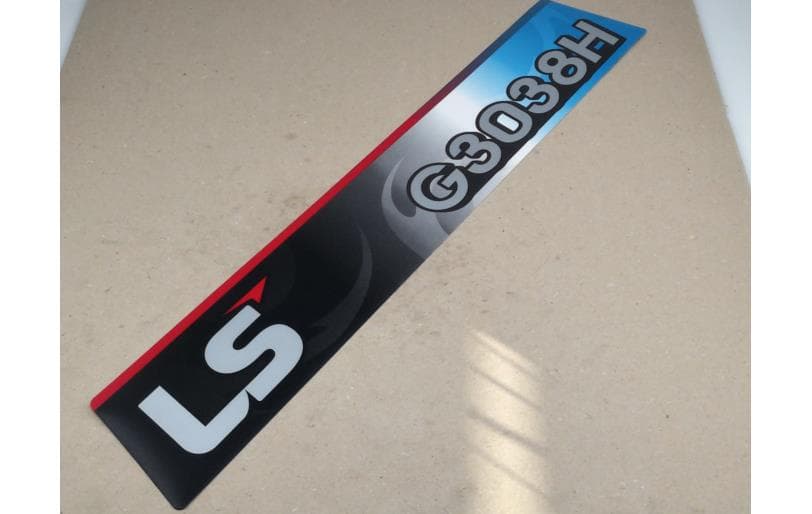Decal M/d Right