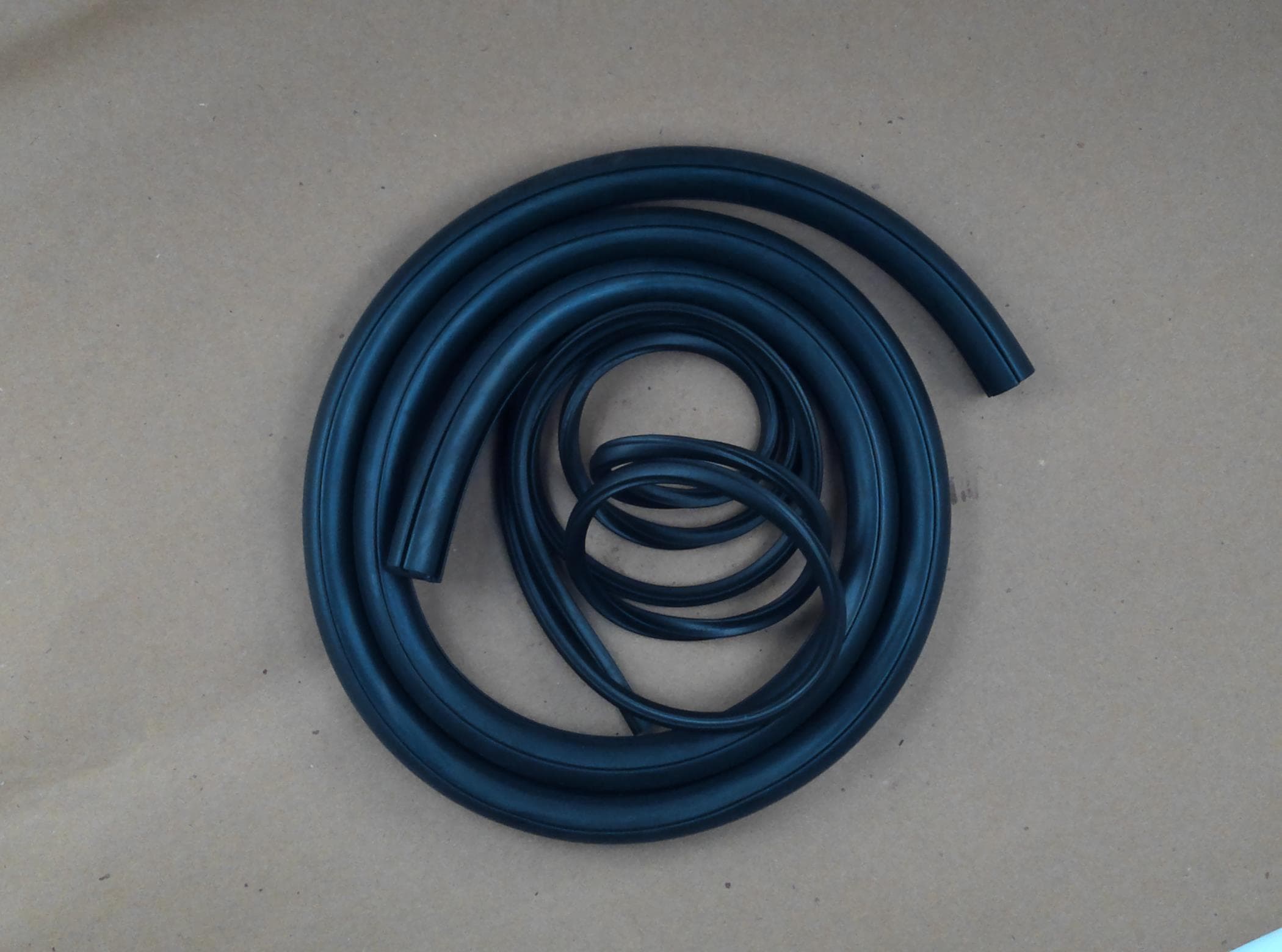 Weather Strip Rear Lower U