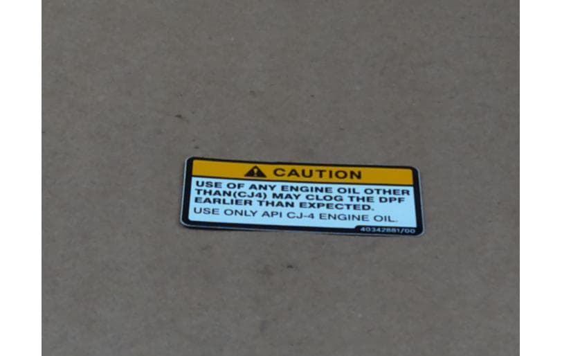 Decal Engine Oil Cau