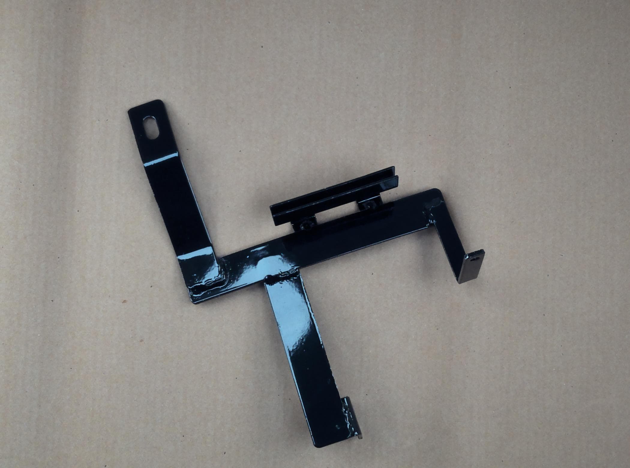 Bracket Radiator Right