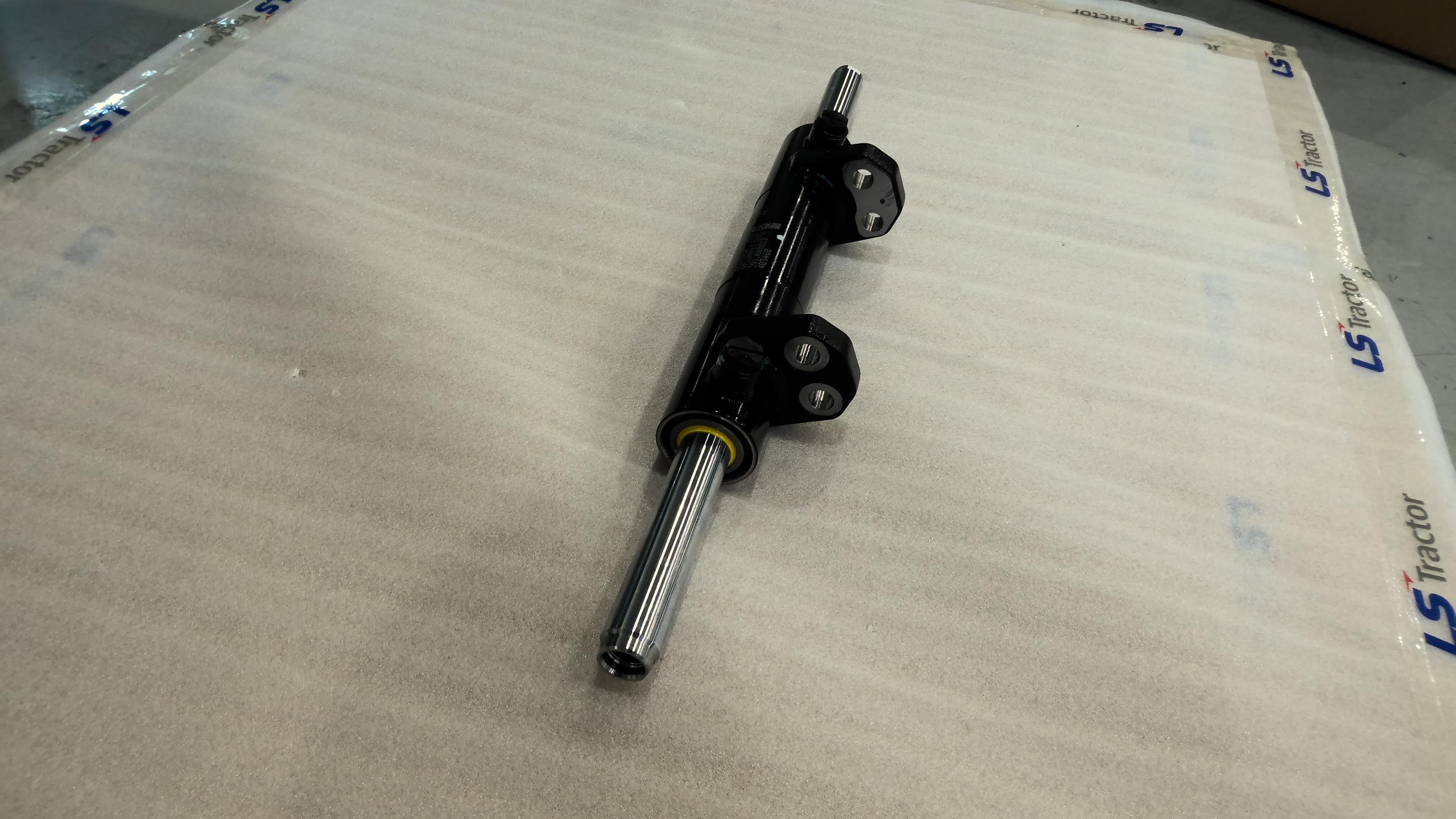 Steering Cylind CA Carraro