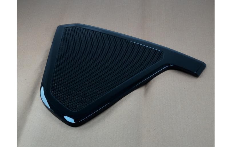 Cover Hood Side RH Mt3x Trg830