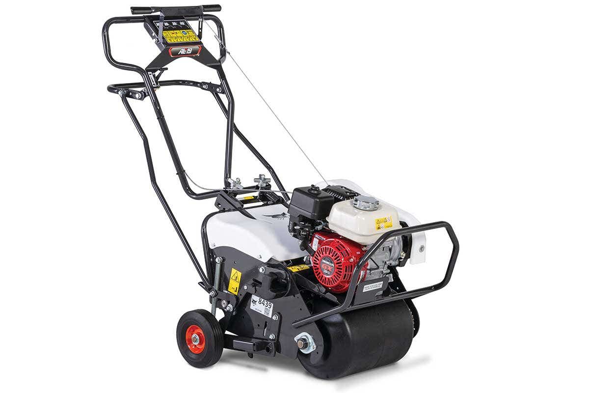 Bobcat AE19 (Honda) self-propelled aerator