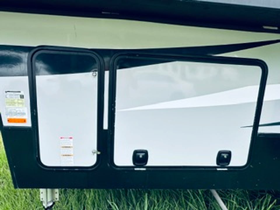 2018 Heartland Cyclone HD Edition Toy Hauler photo 14
