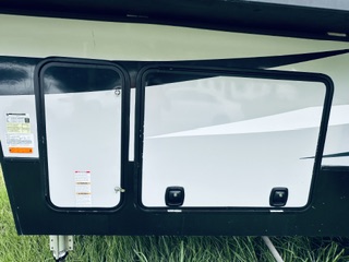 2018 Heartland Cyclone HD Edition Toy Hauler photo 14