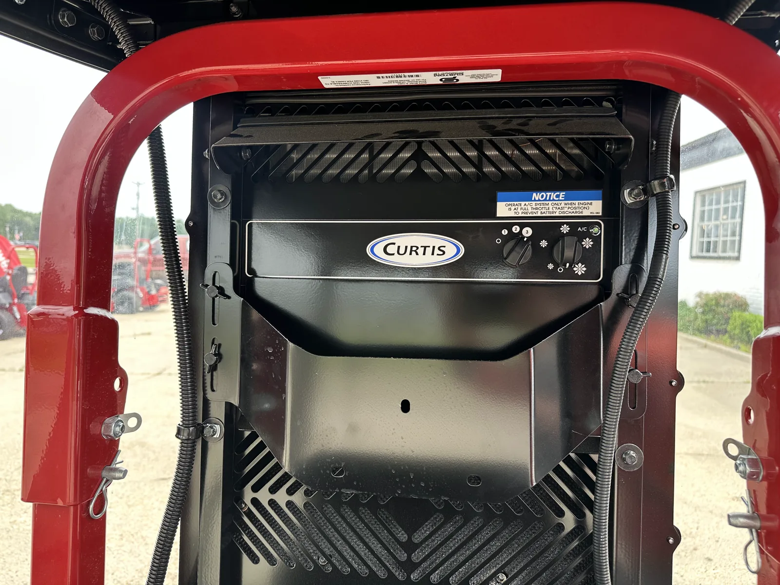 Ferris ISX™ 3300 — Curtis Premium A/C Cab, photo 6 of 10