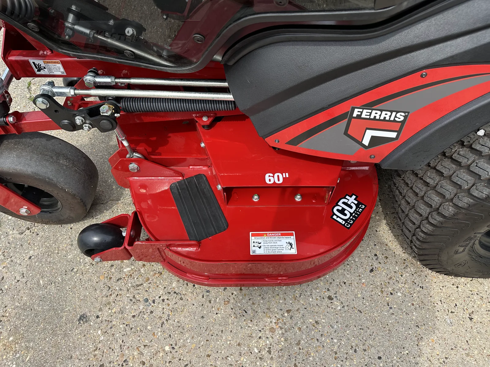 Ferris ISX™ 3300 — Curtis Premium A/C Cab, photo 8 of 10