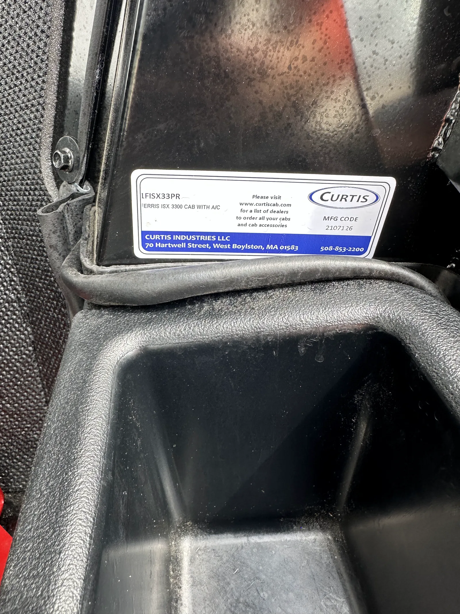 Ferris ISX™ 3300 — Curtis Premium A/C Cab, photo 10 of 10